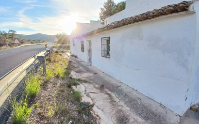 Herverkoop - Landhuis -
Yecla