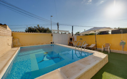 Resale - Townhouse -
Torrevieja - La Siesta - El Salado - Torreta