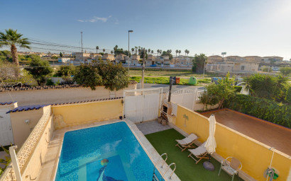 Resale - Townhouse -
Torrevieja - La Siesta - El Salado - Torreta