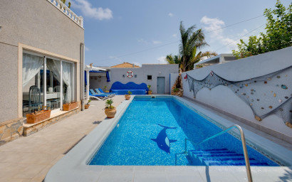 Resale - Villa -
Orihuela Costa - La Regia