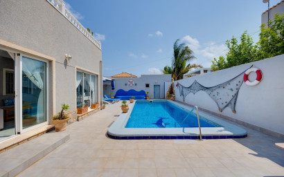 Resale - Villa -
Orihuela Costa - La Regia