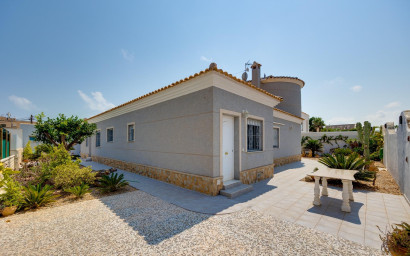 Resale - Villa -
Orihuela Costa - La Regia