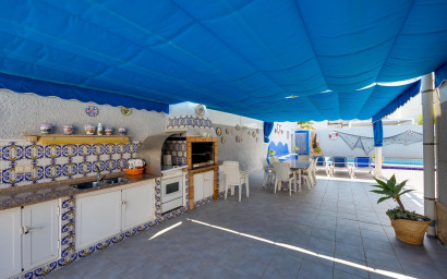 Resale - Villa -
Orihuela Costa - La Regia