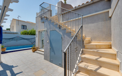 Resale - Villa -
Orihuela Costa - La Regia