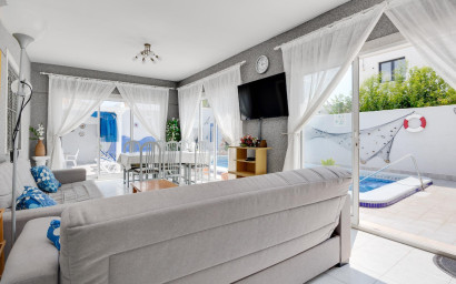 Resale - Villa -
Orihuela Costa - La Regia