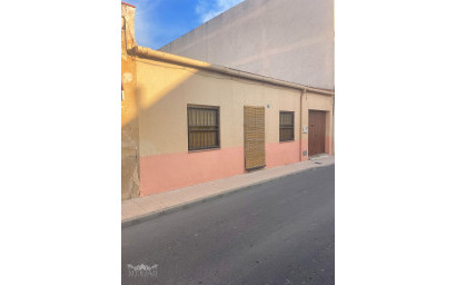 Resale - Townhouse -
Pinoso - Pinoso Alicante