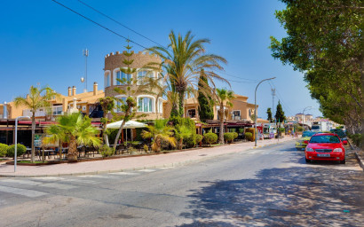 Resale - Townhouse -
Orihuela Costa - La Florida