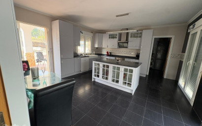Resale - Villa -
Pinoso - Pinoso Alicante