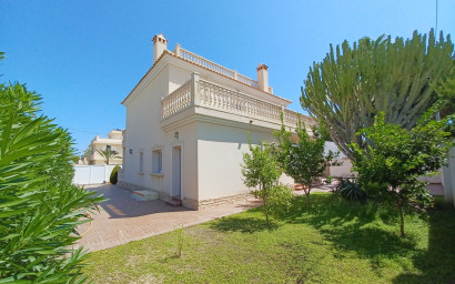 Herverkoop - Villa -
Cabo Roig