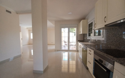 Herverkoop - Villa -
Cabo Roig