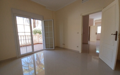 Herverkoop - Villa -
Cabo Roig