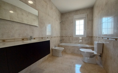 Herverkoop - Villa -
Cabo Roig