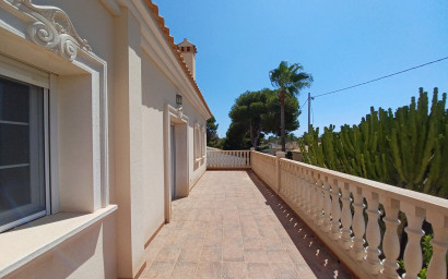 Herverkoop - Villa -
Cabo Roig