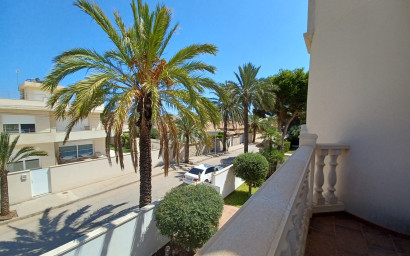 Herverkoop - Villa -
Cabo Roig