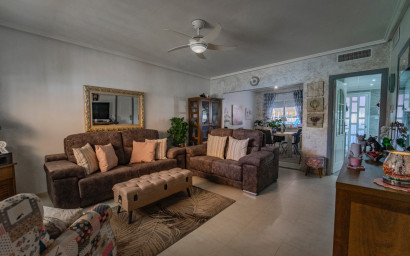 Herverkoop - Herenhuis -
Ciudad Quesada - Lo Marabú