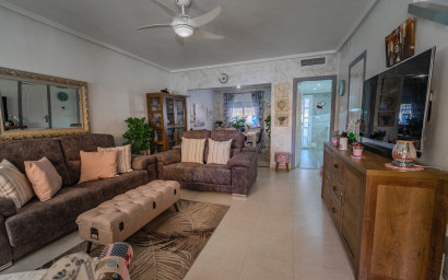 Herverkoop - Herenhuis -
Ciudad Quesada - Lo Marabú