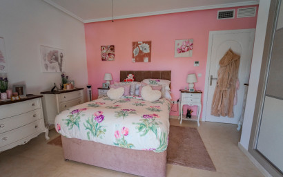 Herverkoop - Herenhuis -
Ciudad Quesada - Lo Marabú