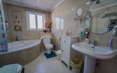 Herverkoop - Herenhuis -
Ciudad Quesada - Lo Marabú