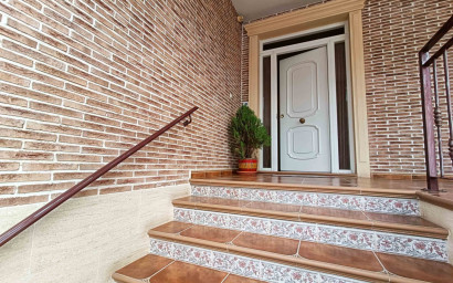 Herverkoop - Herenhuis -
Hondón de los Fráiles