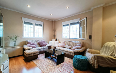 Herverkoop - Herenhuis -
Hondón de los Fráiles