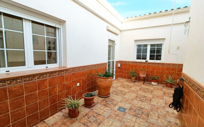 Herverkoop - Herenhuis -
Hondón de los Fráiles