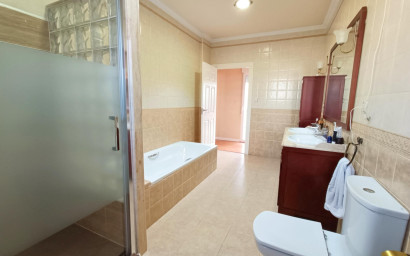 Herverkoop - Herenhuis -
Hondón de los Fráiles