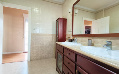 Herverkoop - Herenhuis -
Hondón de los Fráiles