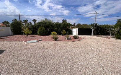 Resale - Finca / Country Property -
Elche - La Marina