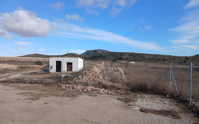 Herverkoop - Hippische installaties -
Monovar