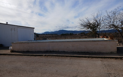 Herverkoop - Hippische installaties -
Monovar