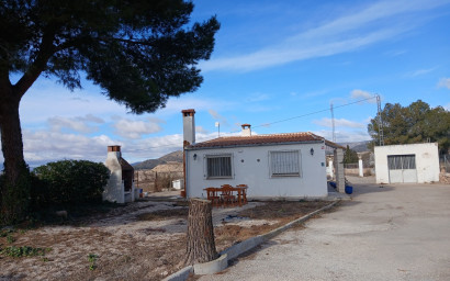 Herverkoop - Hippische installaties -
Monovar