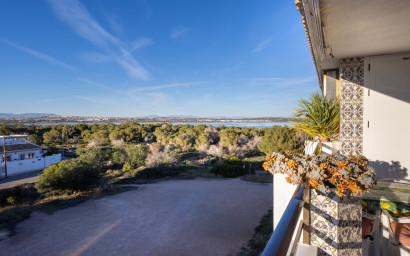 Herverkoop - Plat -
Torrevieja - La Siesta