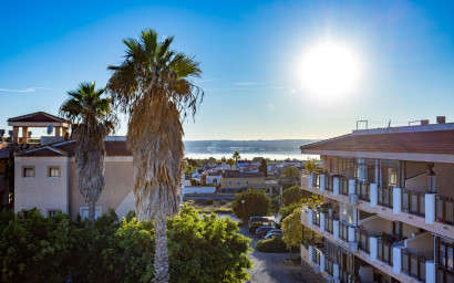 Herverkoop - Plat -
Torrevieja - La Siesta