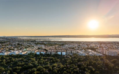 Herverkoop - Plat -
Torrevieja - La Siesta