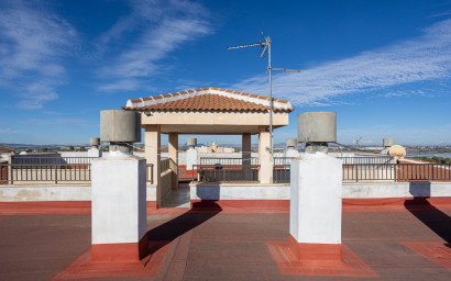 Herverkoop - Plat -
Torrevieja - La Siesta