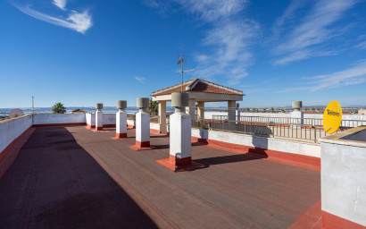 Herverkoop - Plat -
Torrevieja - La Siesta
