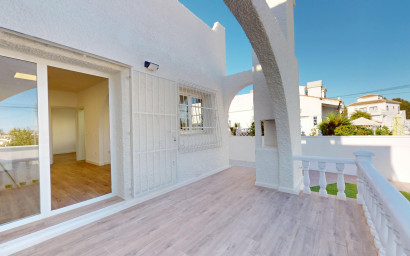 Resale - Bungalow -
Orihuela Costa - Villamartin