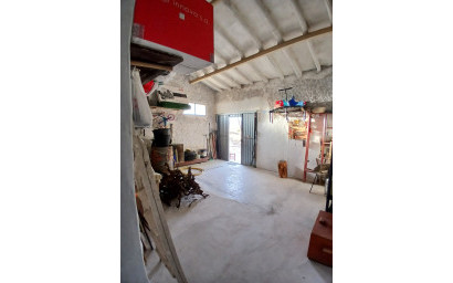 Resale - Finca / Country Property -
Yecla