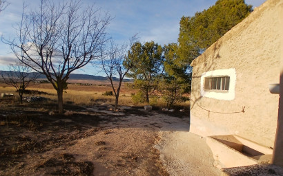 Resale - Finca / Country Property -
Yecla