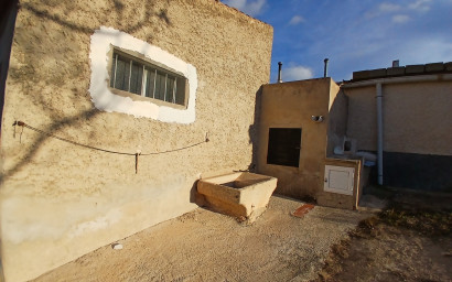 Resale - Finca / Country Property -
Yecla