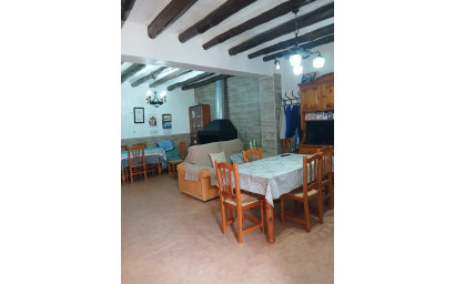 Resale - Finca / Country Property -
Yecla