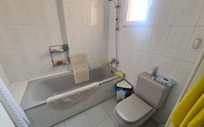 Revente - Maison mitoyenne -
Salinas