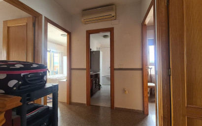 Revente - Maison mitoyenne -
Salinas