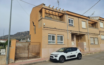 Revente - Maison mitoyenne -
Salinas