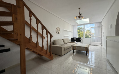 Herverkoop - Herenhuis -
La Mata