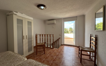 Herverkoop - Herenhuis -
La Mata