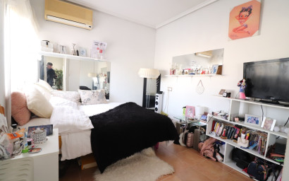 Herverkoop - Herenhuis -
Algorfa - Montebello