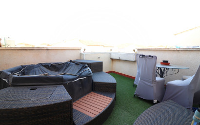 Herverkoop - Herenhuis -
Algorfa - Montebello