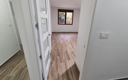 Revente - Maison mitoyenne -
Petrer