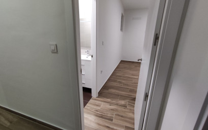 Revente - Maison mitoyenne -
Petrer